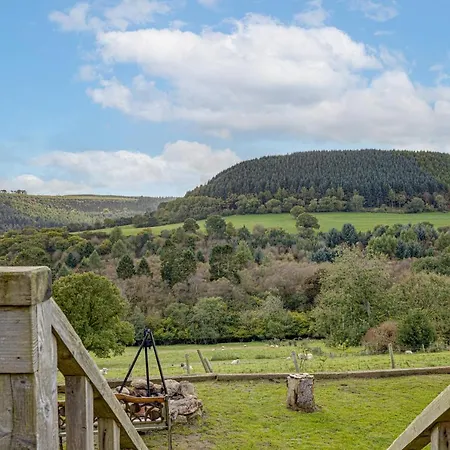 2 X Double Bed Glamping Wagon In Dalby Forest *